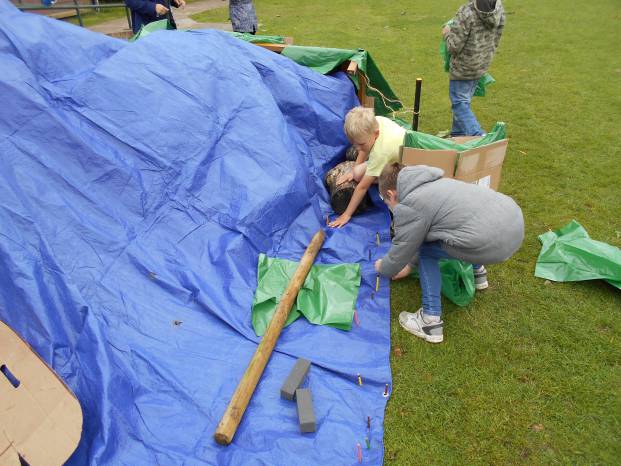 SCHOOL NEWS: Firefighters test Greenfylde’s den building skills Photo 2