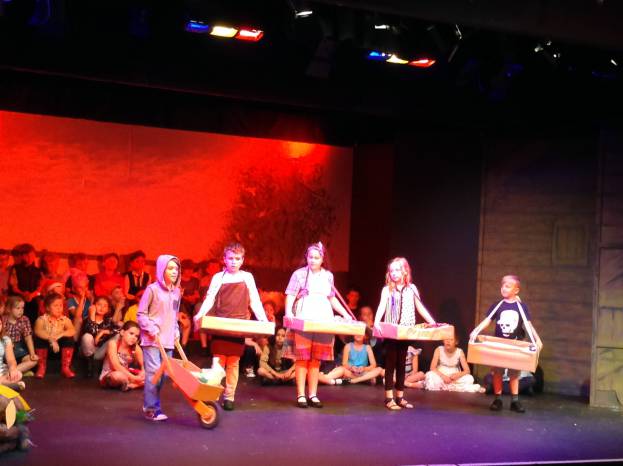 SCHOOL NEWS: Jack and the Beanstalk with special guests! Photo 3