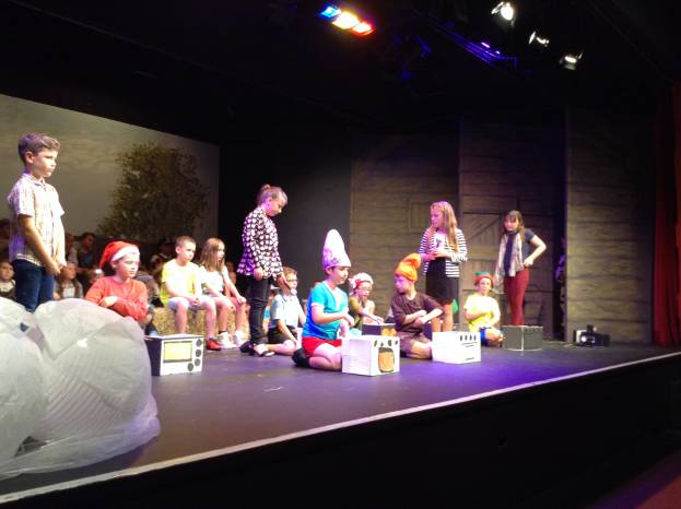 SCHOOL NEWS: Jack and the Beanstalk with special guests! Photo 7