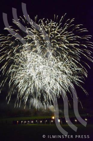 LEISURE: Fantastic night at Ilminster’s grand fireworks display Photo 1