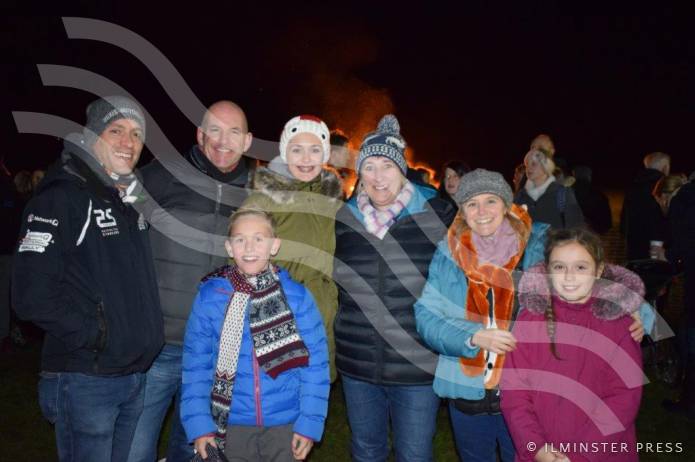 LEISURE: Fantastic night at Ilminster’s grand fireworks display Photo 2