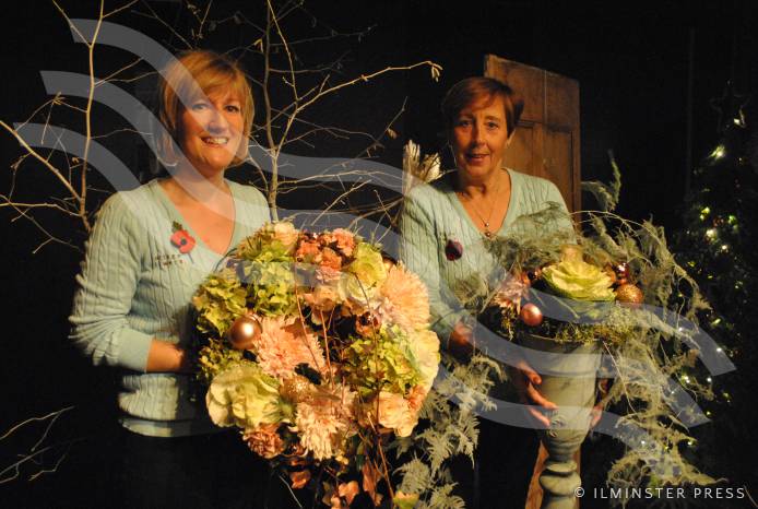 ILMINSTER NEWS: Christmas Inspirations blossom for Christmas Lights funds