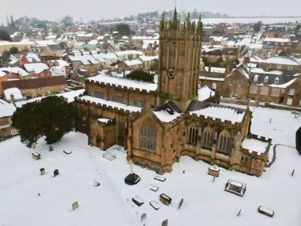 ILMINSTER NEWS: Fantastic snow scene overlooking the Minster