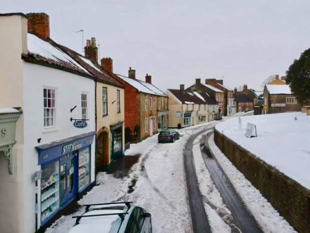 ILMINSTER NEWS: Fantastic snow scene overlooking the Minster Photo 2