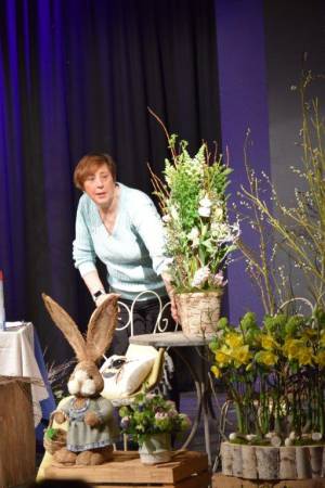 Springing into Easter – March 27, 2018: The team from Cottage Flowers entertain a packed audience at the Warehouse Theatre in Ilminster with a flower arranging demonstration. Photo 16