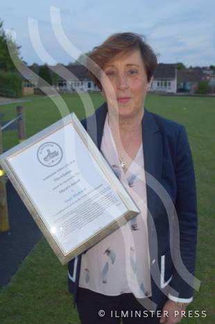 ILMINSTER NEWS: Florist Angie Blackwell left gobsmacked at Mayor’s Award