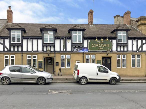 ILMINSTER NEWS: Plans to turn Crown Inn into two houses
