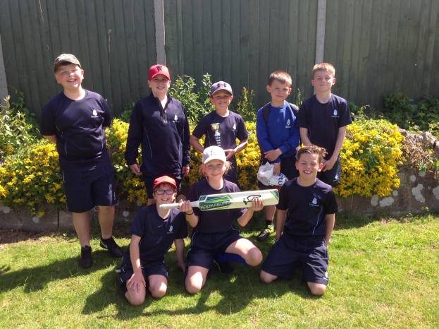 SCHOOL NEWS: Swanmead shine with the bat and ball Photo 2