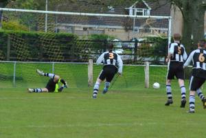Ilminster Town v Middlezoy Rovers - May 2, 2016 Photo 10