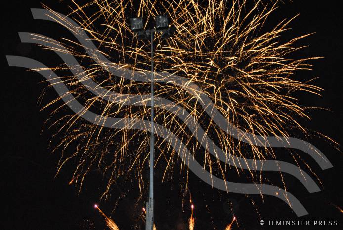 ILMINSTER NEWS: Fireworks display goes off with a bang! Photo 2