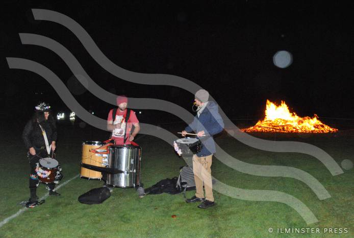 ILMINSTER NEWS: Fireworks display goes off with a bang! Photo 8