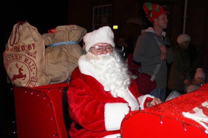 CHRISTMAS 2016: Fun-filled night for Ilminster Victorian Evening and Christmas Lights Switch-On Photo 4
