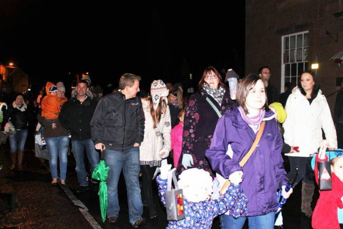 CHRISTMAS 2016: Fun-filled night for Ilminster Victorian Evening and Christmas Lights Switch-On Photo 6