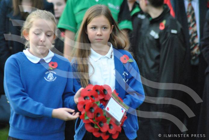 ILMINSTER NEWS: Town remembers the war dead Photo 1
