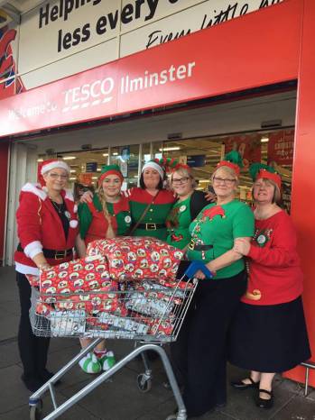 CHRISTMAS 2016: Elves on tour provide some festive cheer Photo 2