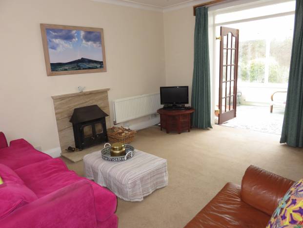 PROPERTY: Three bedroom detached house with large grounds Photo 1